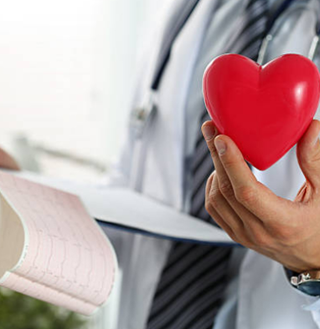 ¿Es costoso acudir al médico cardiólogo?